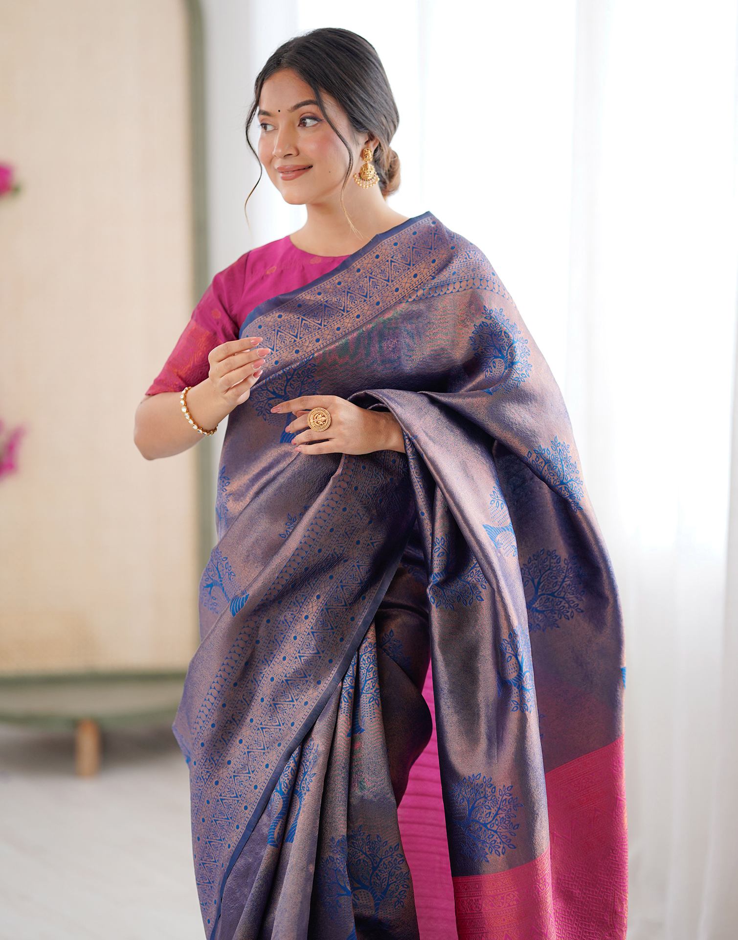 Elegant Soft Silk Saree with Rich Zari Weaving