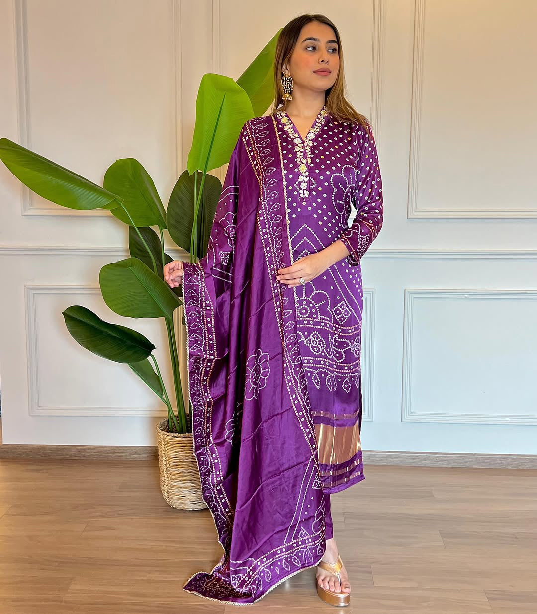 Women's Lagadi Patta bandhani Print Kurta with Cotton Pant Printed with Four Side Lace Border Dupatta