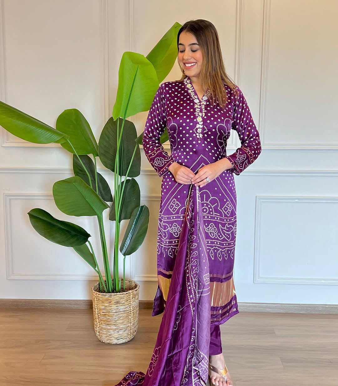 Women's Lagadi Patta bandhani Print Kurta with Cotton Pant Printed with Four Side Lace Border Dupatta