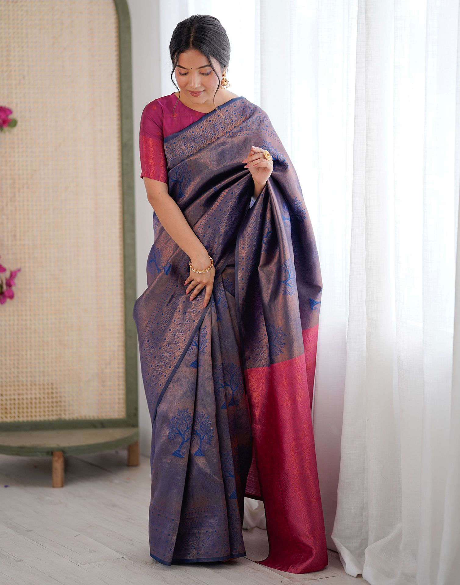 Elegant Soft Silk Saree with Rich Zari Weaving