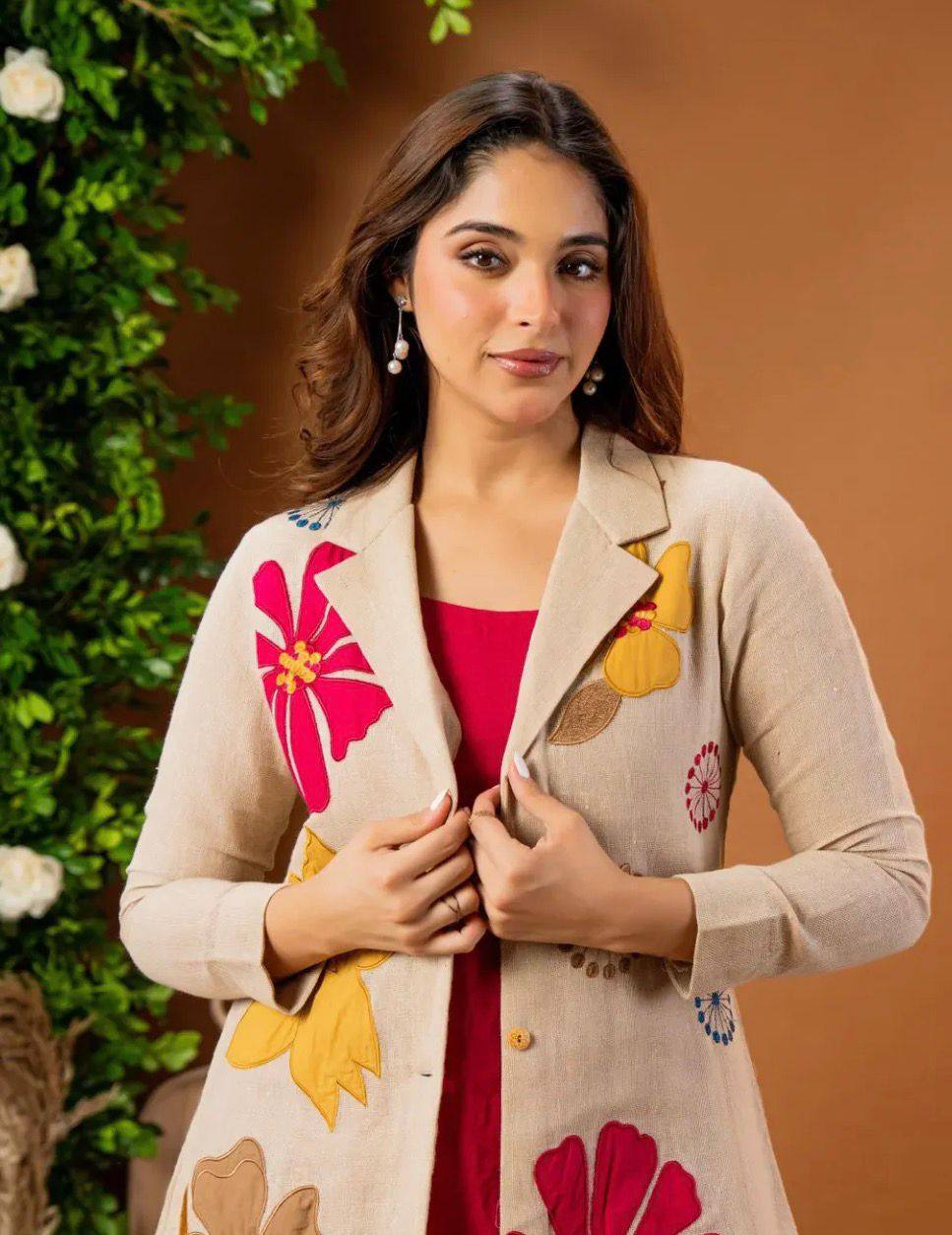 Women’s Floral Print Beige Pantsuit with Pink Inner Top – Stylish Notched Lapel Blazer & Matching Trousers  Oversized