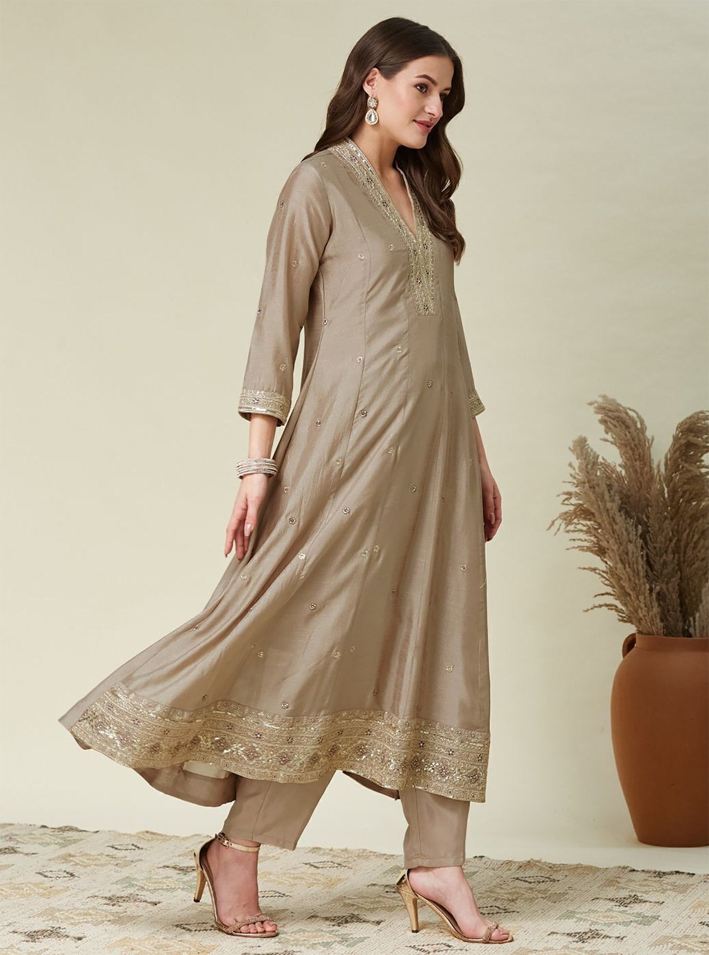 Women Ethnic  Motifs Embroidered Regular Thread Work Kurta with Trousers & With Dupatta