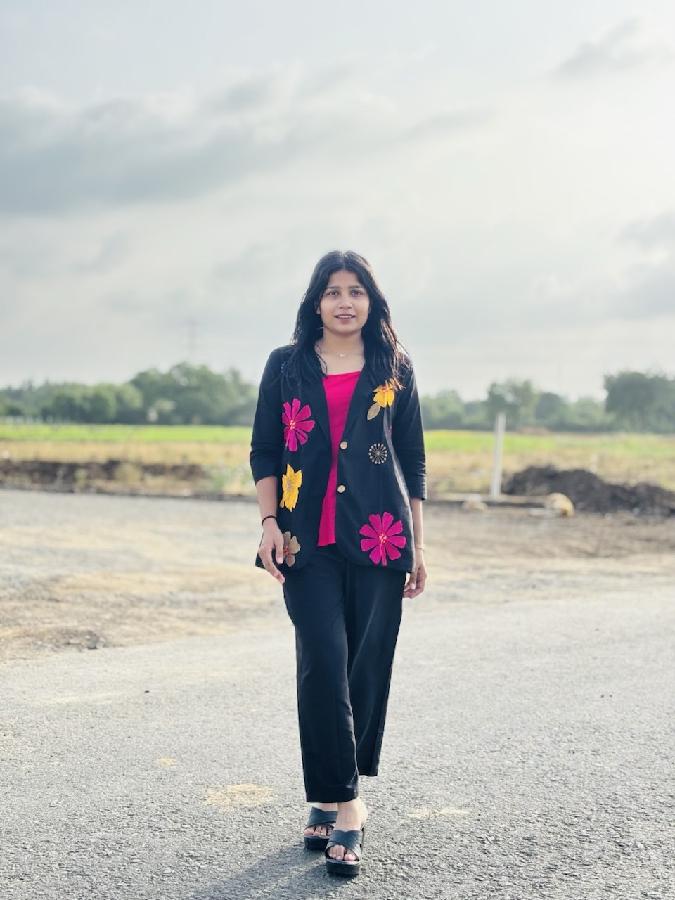 Women’s Floral Print Beige Pantsuit with Pink Inner Top – Stylish Notched Lapel Blazer & Matching Trousers  Oversized